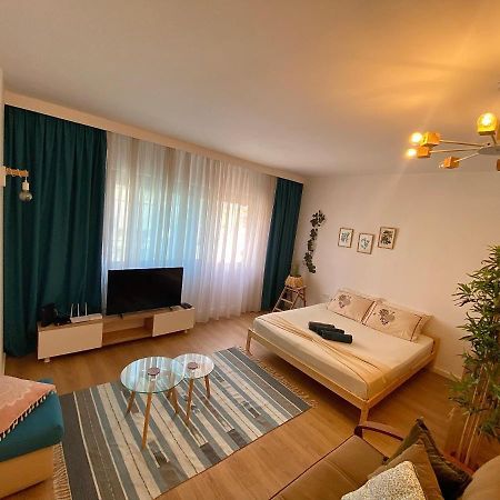 Studio Flat In The City Center ติรานา ภายนอก รูปภาพ