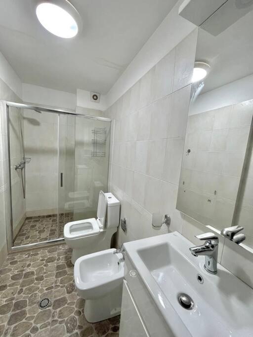 Studio Flat In The City Center ติรานา ภายนอก รูปภาพ